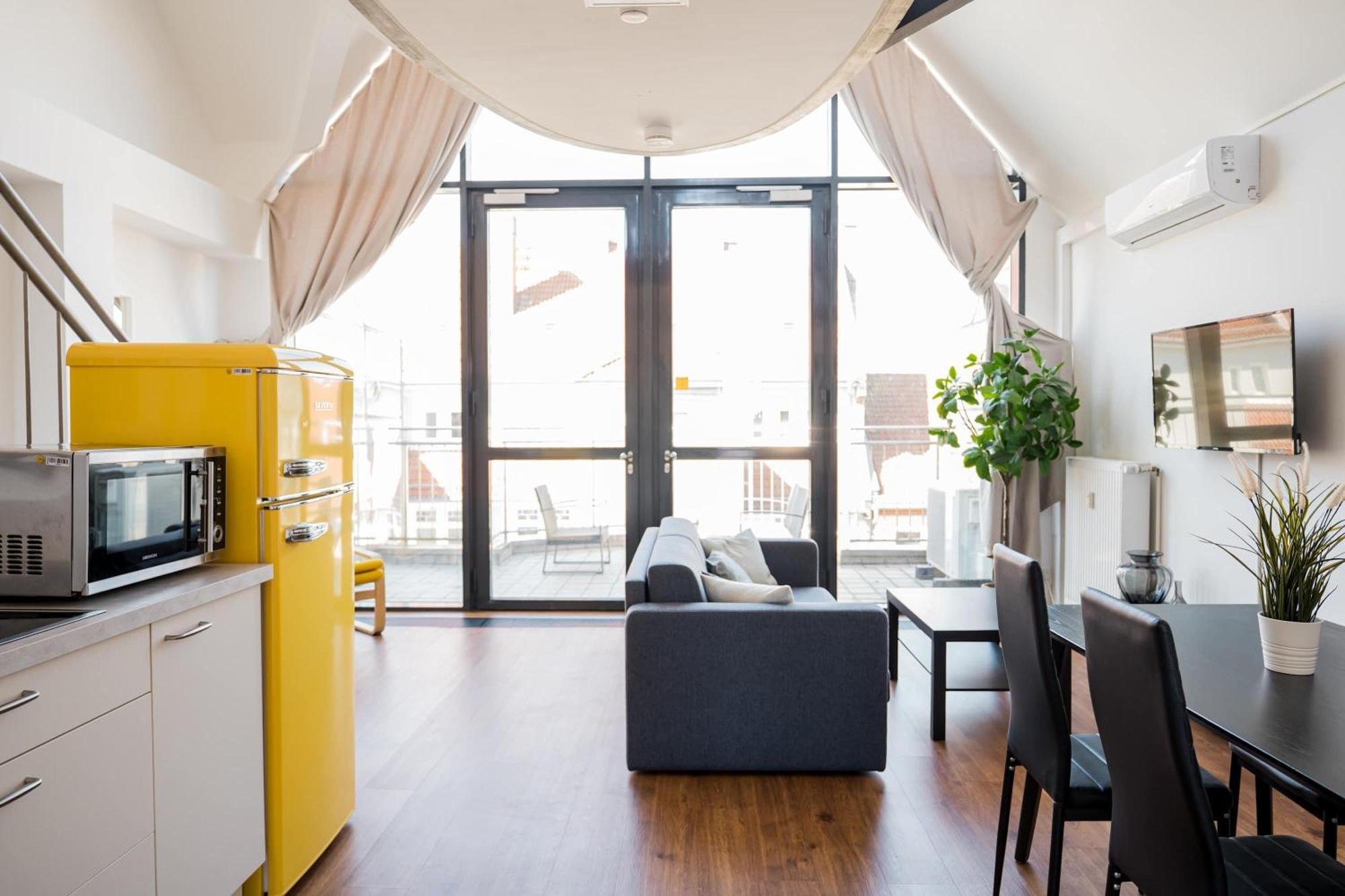 Апартаменты Fantastic Loft With Balcony Берлин Экстерьер фото